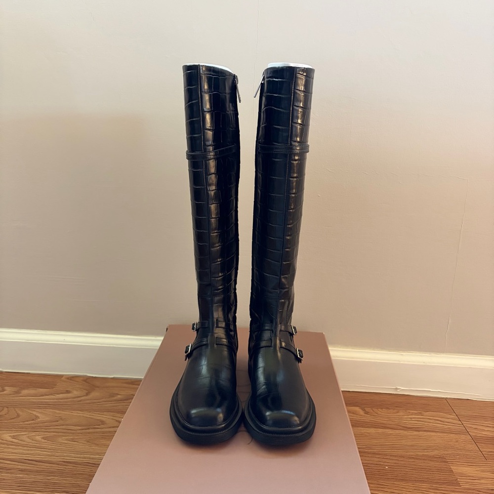 SARTO by
Franco Sarto
Ainsley Knee High Boot